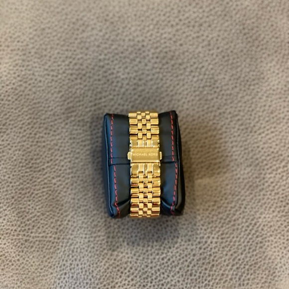 Michael Kors Watch - Picture 2 of 4